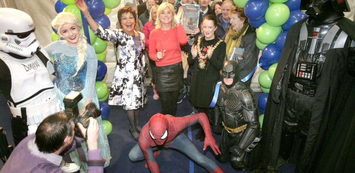 ANTHEA TURNER SET TO SPARKLE AT HOLIDAY WORLD BELFAST